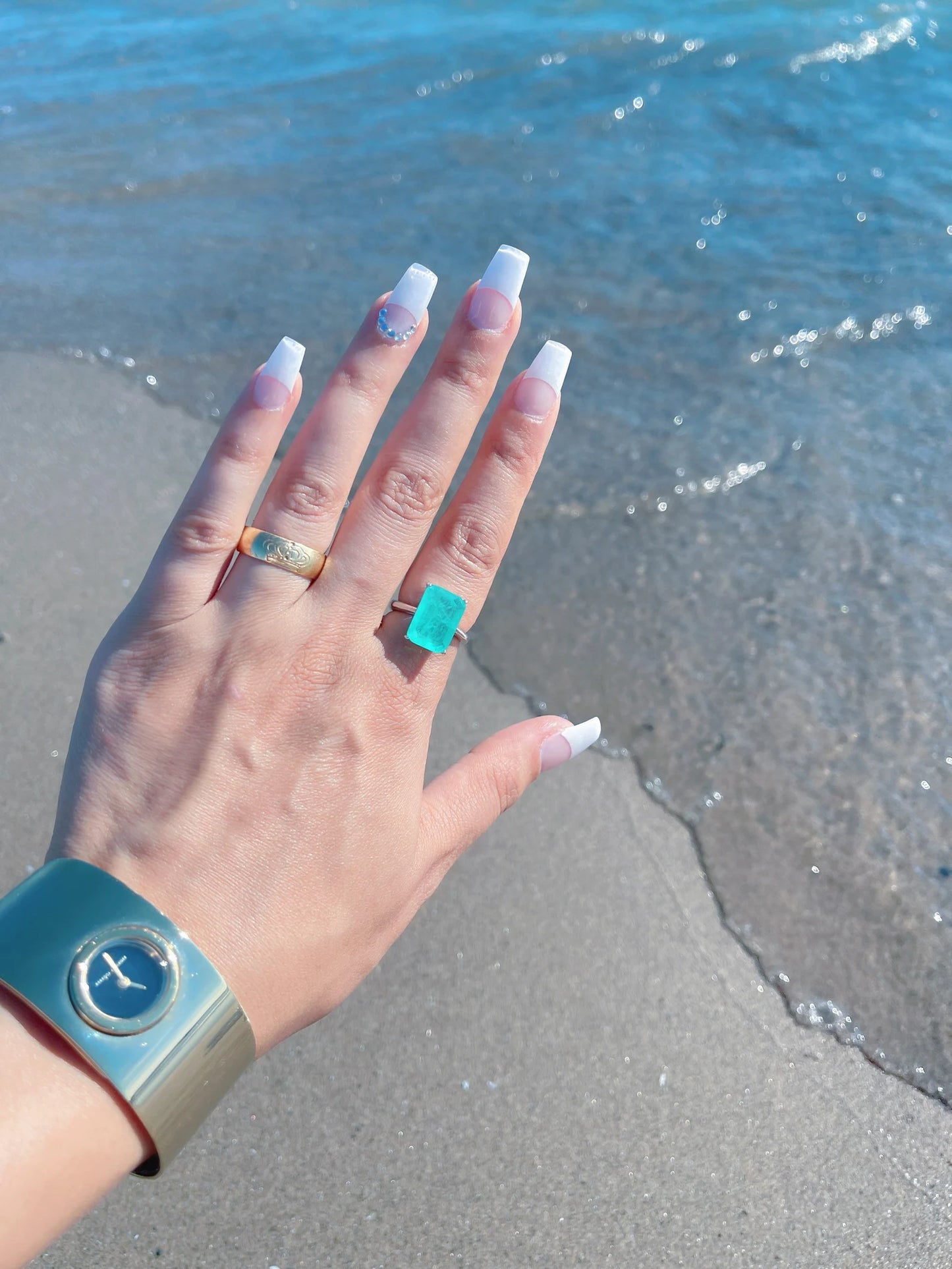 Solitaire Glowing Columbian Emerald Ring